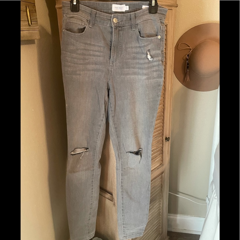 Women’s high rise skinny jeans